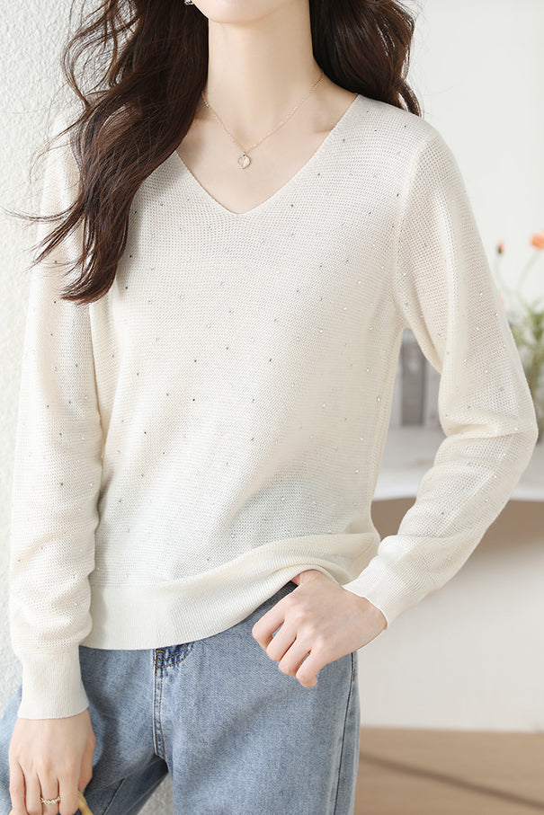 V-neck knitted sweater with hot-fixed rhinestones. - liwisi