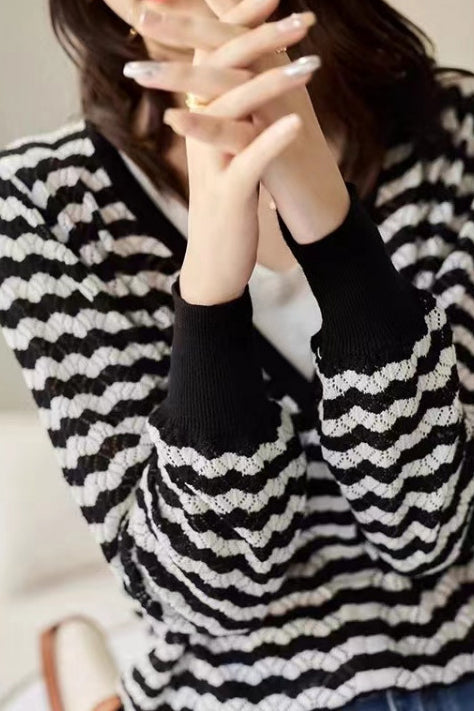 Cutout Jacquard Two-tone V-Neck Faux-Layer Knit Sweater - liwisi