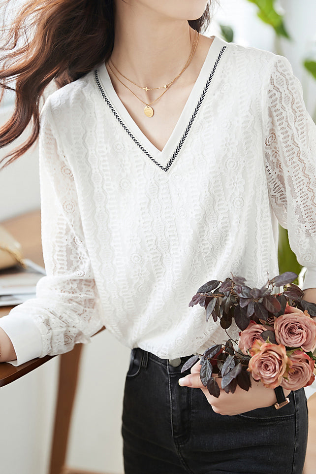 Vネックテープ装飾レース切替Tシャツ - liwisi