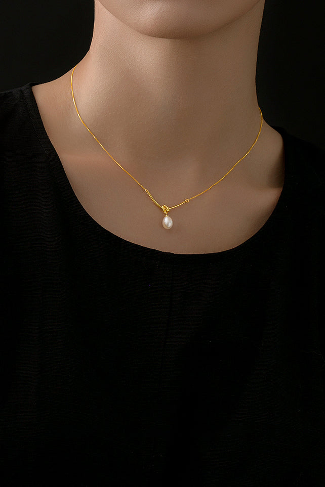 Pearl Decor Knot Motif Necklace - 3 Colors Available - liwisi