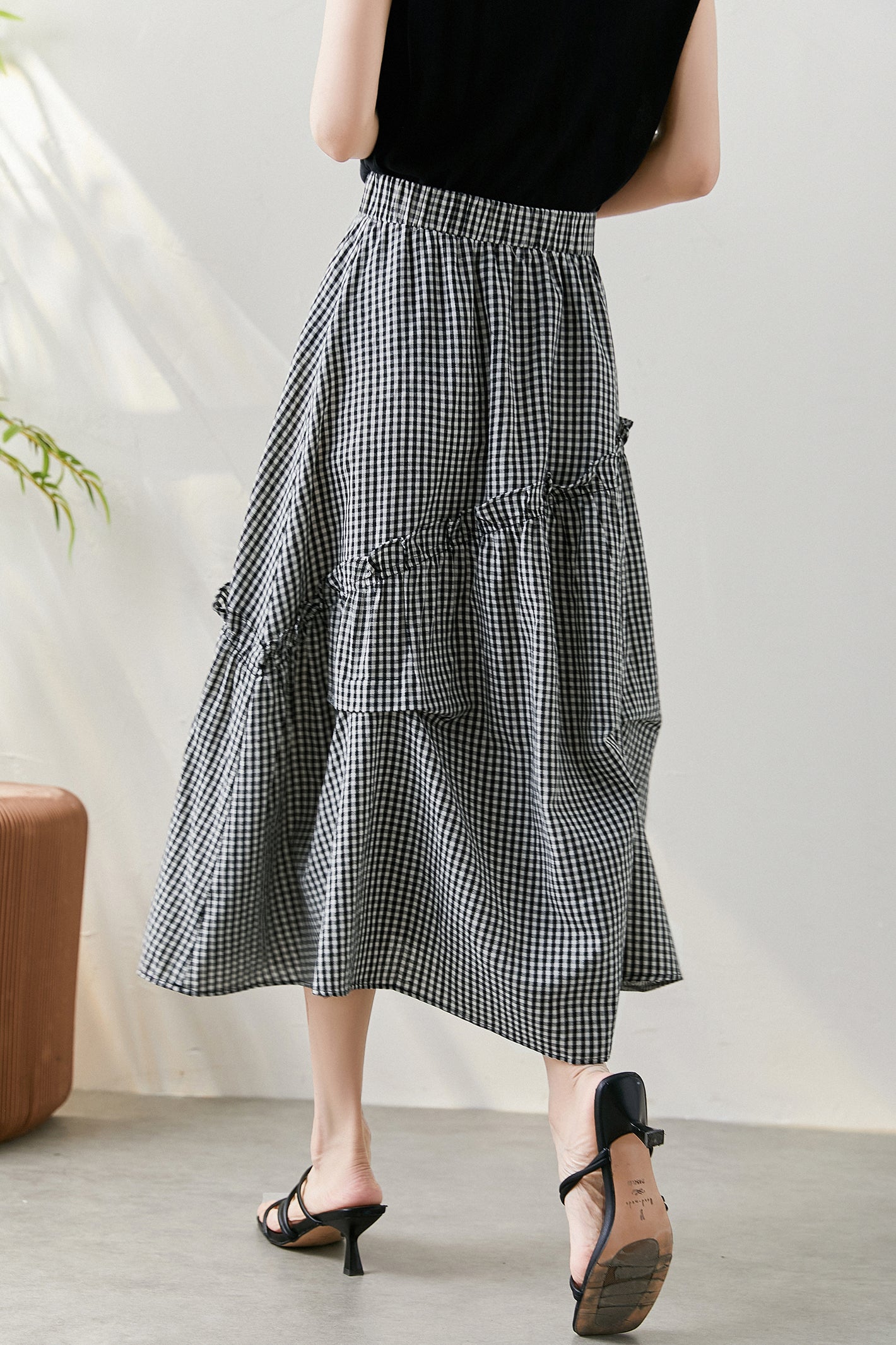 Asymmetrical Contrast Ruffle Decor Long Check Skirt - liwisi