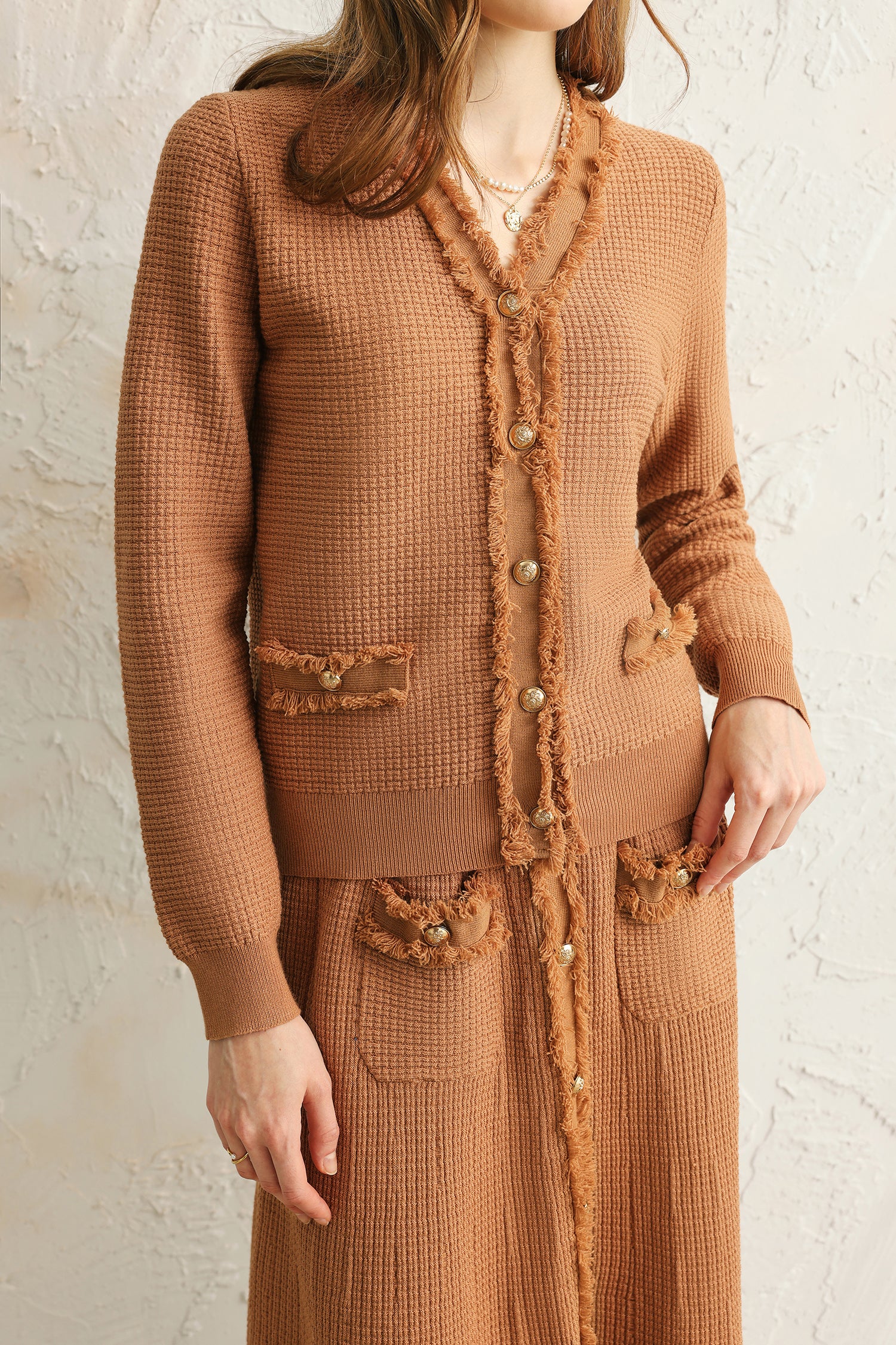 二点セット Vネックフリンジ装飾ニットトップス+フリンジ装飾ロングフレアスカート 3色入 - liwisi