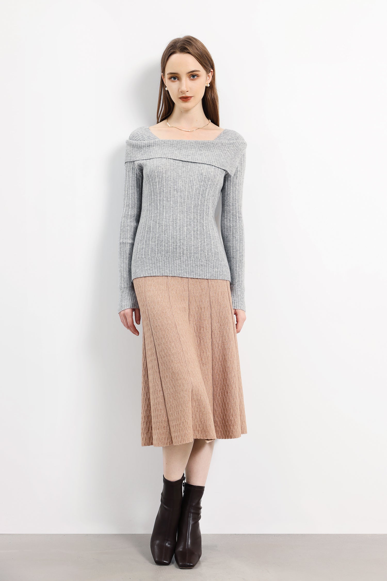 オフショルダーネックシンプルニットトップス 6色入 - liwisi