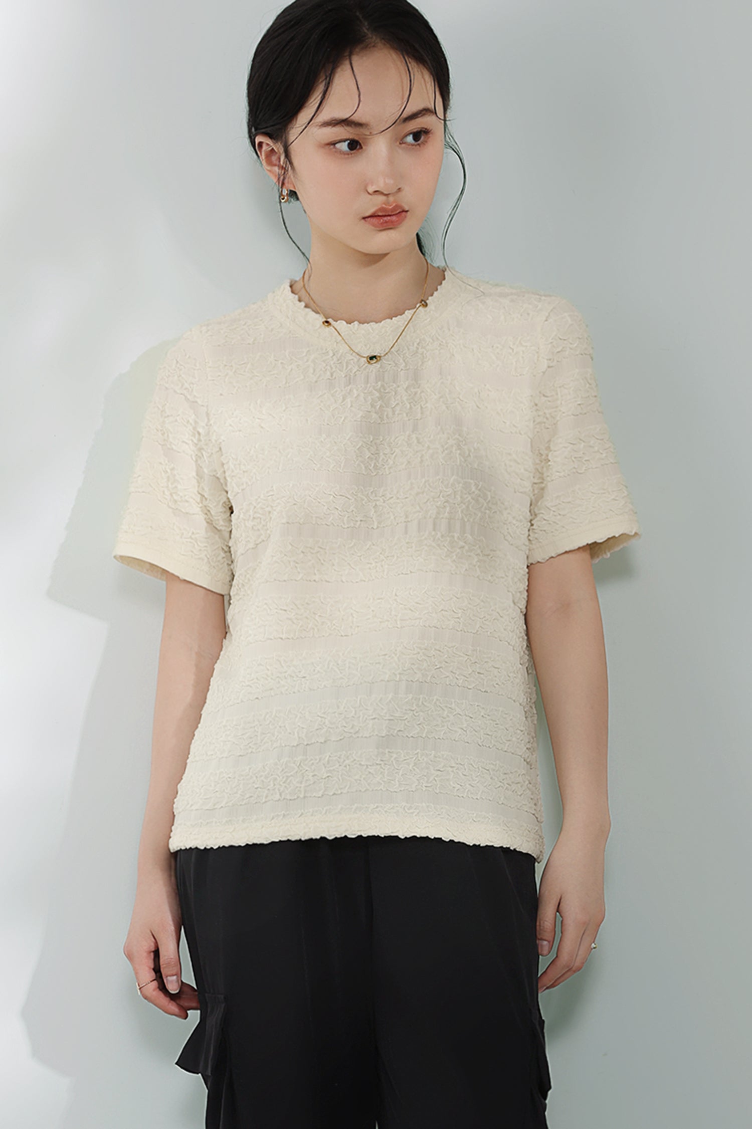 Round Neck Embossed Striped T-Shirt - 2 Colors Available - liwisi