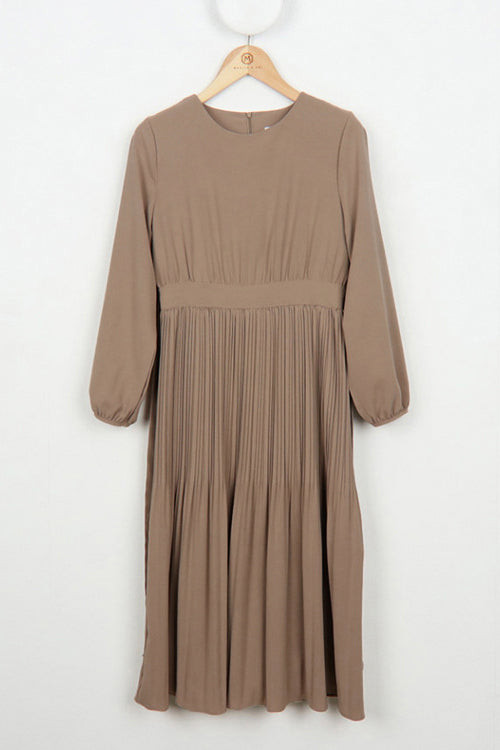 Round Neck Pleated Contrast Long Flare Dress - 4 Colors Available - liwisi