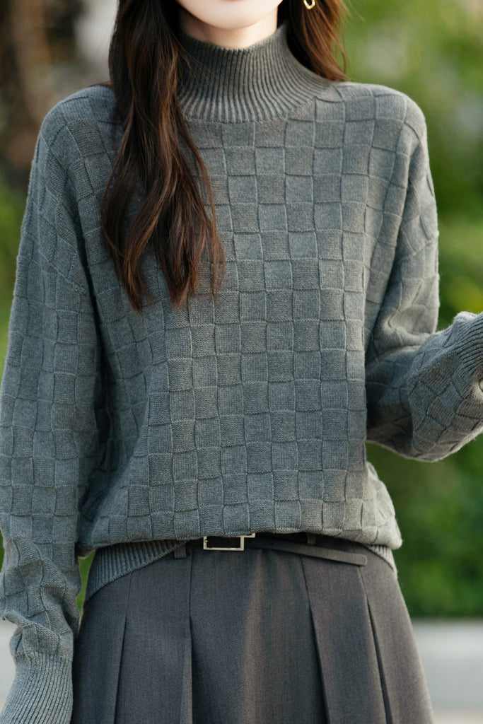 Half turtleneck solid-color sweater with square decorations - liwisi