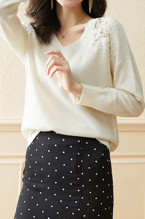 Lace and pearl V-neck sweater - liwisi
