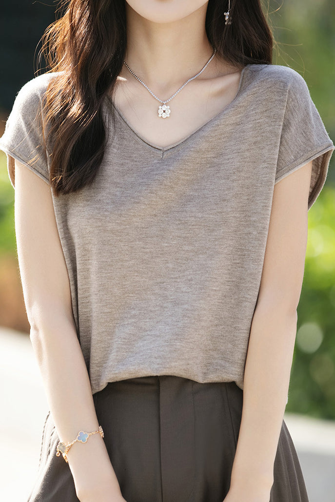 Minimalist Solid Color Knit Top - liwisi