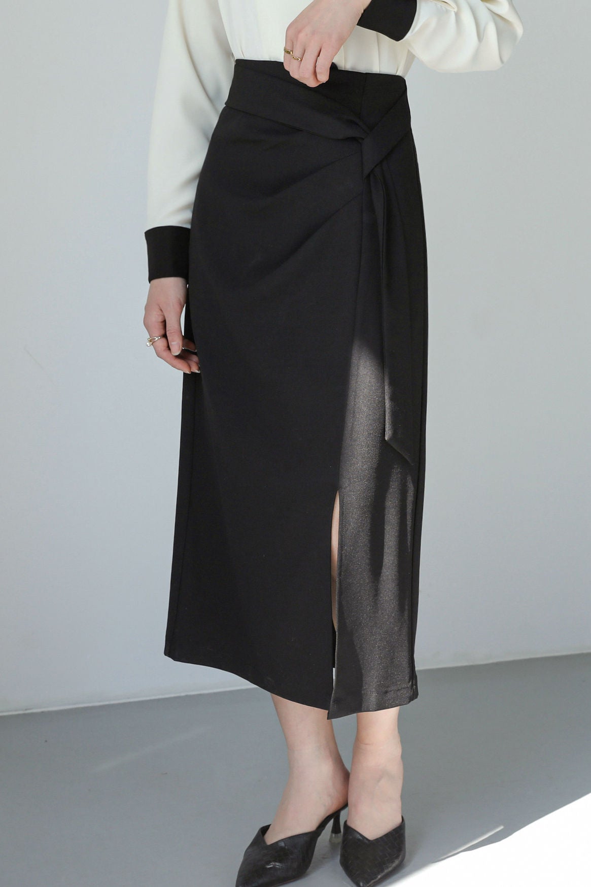 Irregular Pleated Front Split Straight Skirt - liwisi
