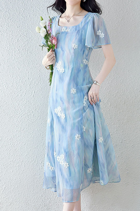 Square neck embroidered mixed color dress liwisi Square neck embroidered mixed color dress liwisi