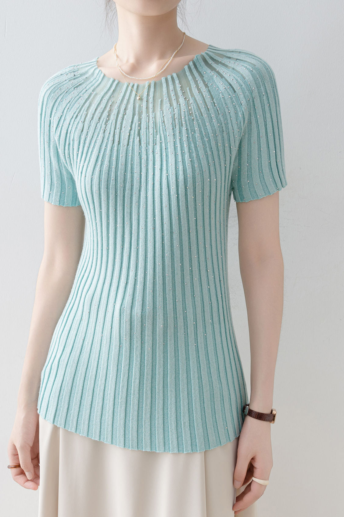 Slim-Fit Short-Sleeve Knit Top with Rhinestones and Crew Neck - liwisi