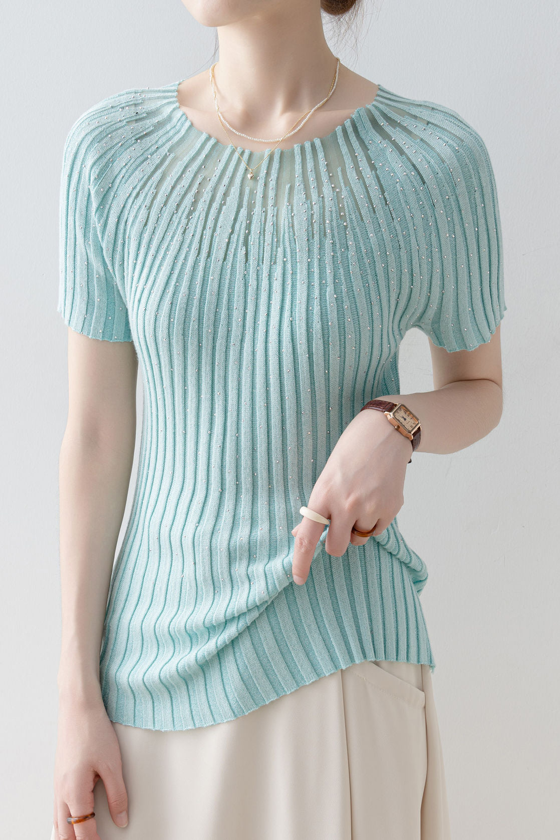 Slim-Fit Short-Sleeve Knit Top with Rhinestones and Crew Neck - liwisi