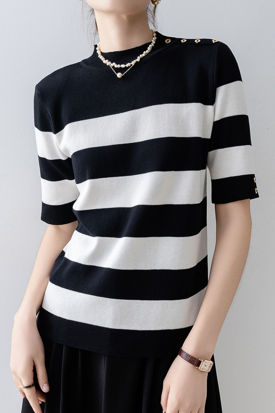 Elegant Office-Ready Black-White Color-Block Striped Short-Sleeve Knit Top - liwisi