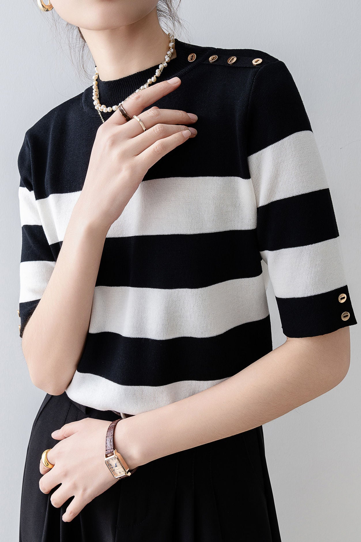 Elegant Office-Ready Black-White Color-Block Striped Short-Sleeve Knit Top - liwisi