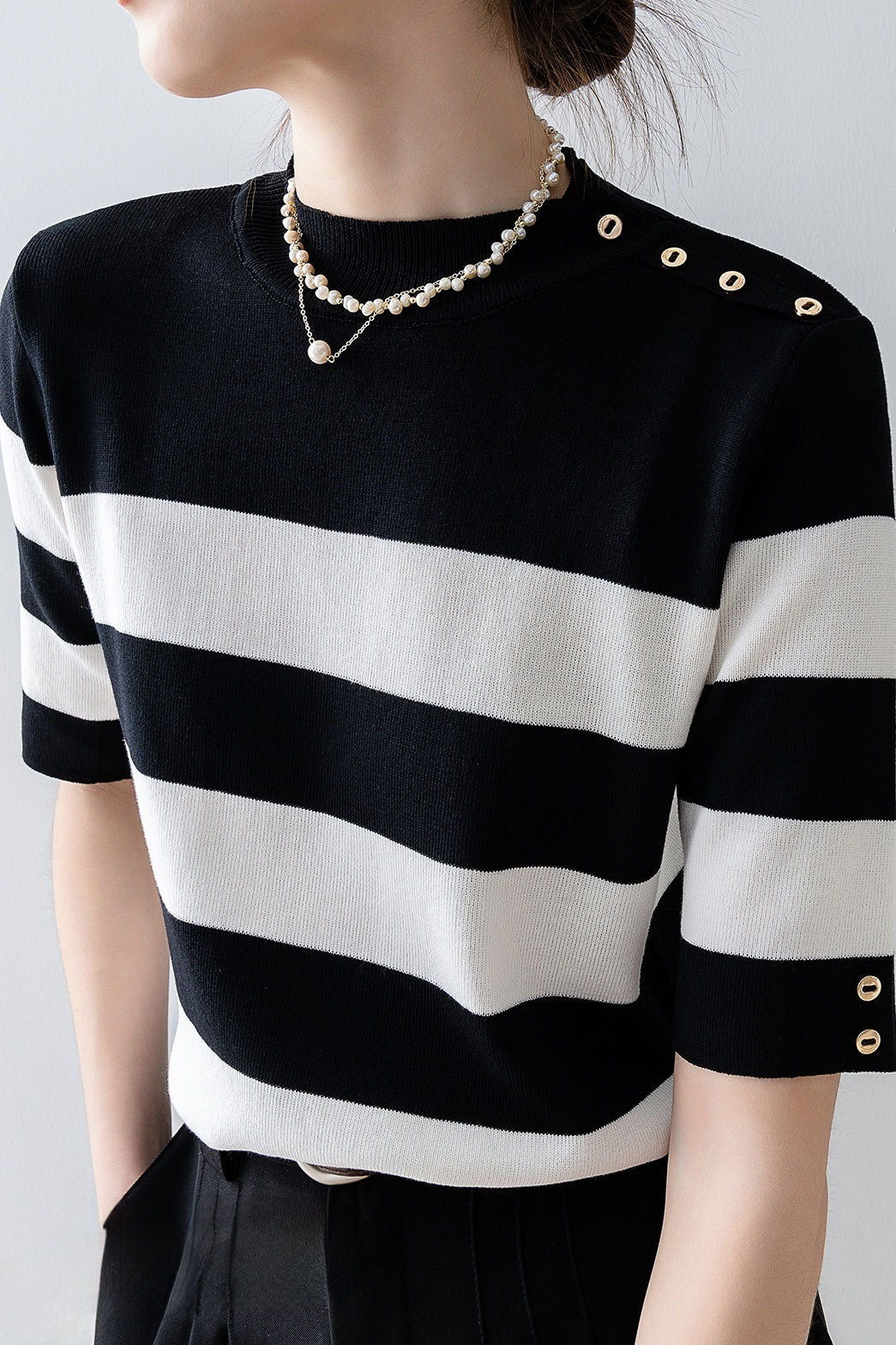 Elegant Office-Ready Black-White Color-Block Striped Short-Sleeve Knit Top - liwisi