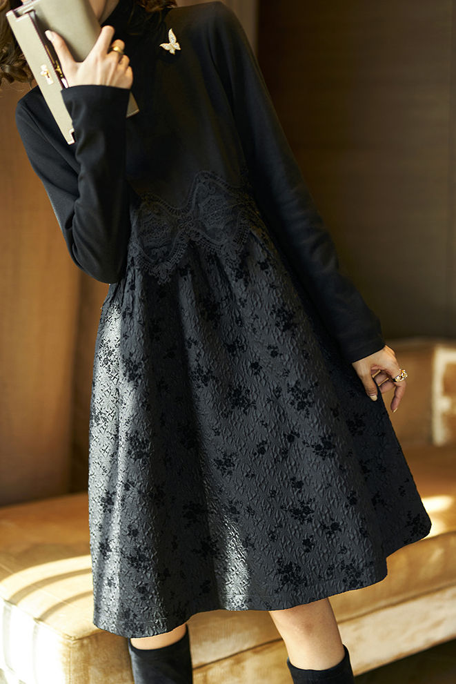 Exquisite and Elegant Lace Paneled Dress - liwisi