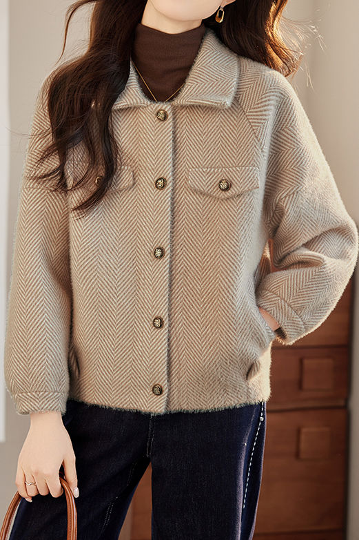 Casual Loose Collared Short Plush Warm Knit Jacket - liwisi