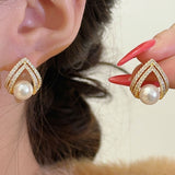 Exquisite Elegant Rhinestone and Pearl Stud Earrings