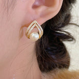 Exquisite Elegant Rhinestone and Pearl Stud Earrings