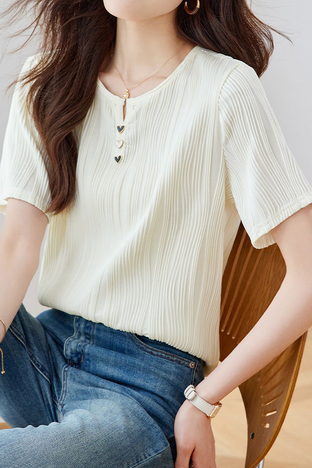 Textured round neck short sleeve T-shirt with decorative buttons - liwisi