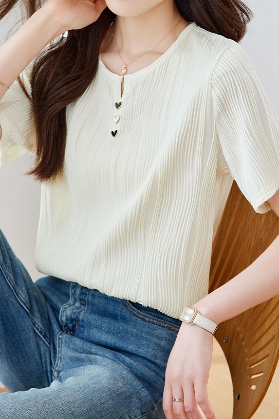 Textured round neck short sleeve T-shirt with decorative buttons - liwisi
