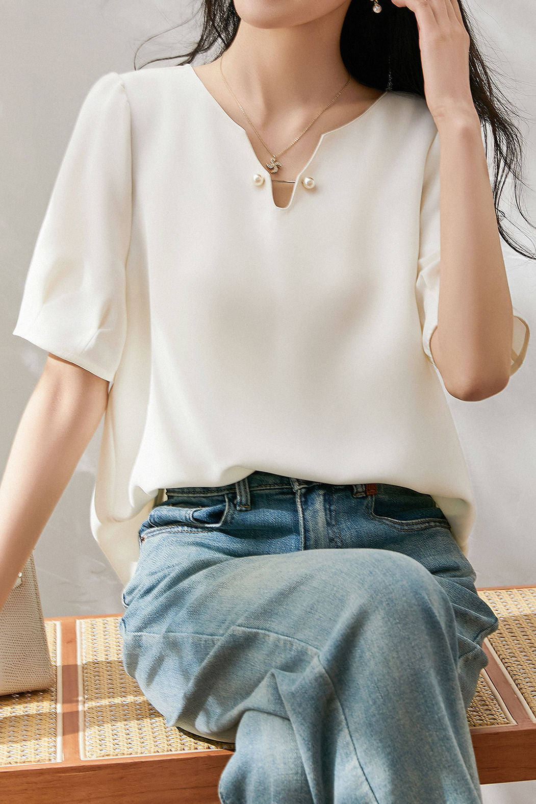 Solid color V-neck pearl shirt - liwisi