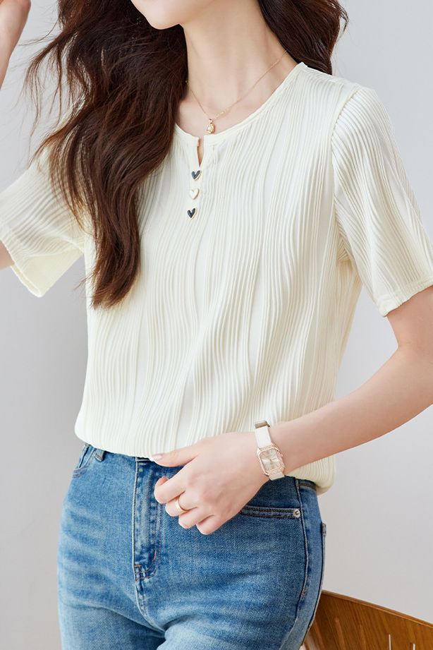 Textured round neck short sleeve T-shirt with decorative buttons - liwisi