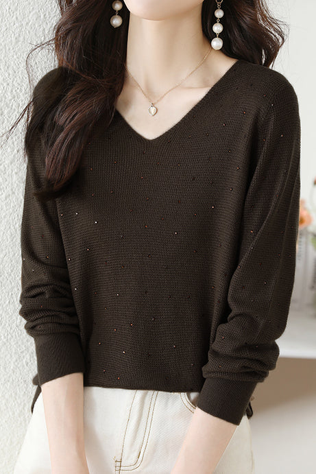 V-neck knitted sweater with hot-fixed rhinestones. - liwisi