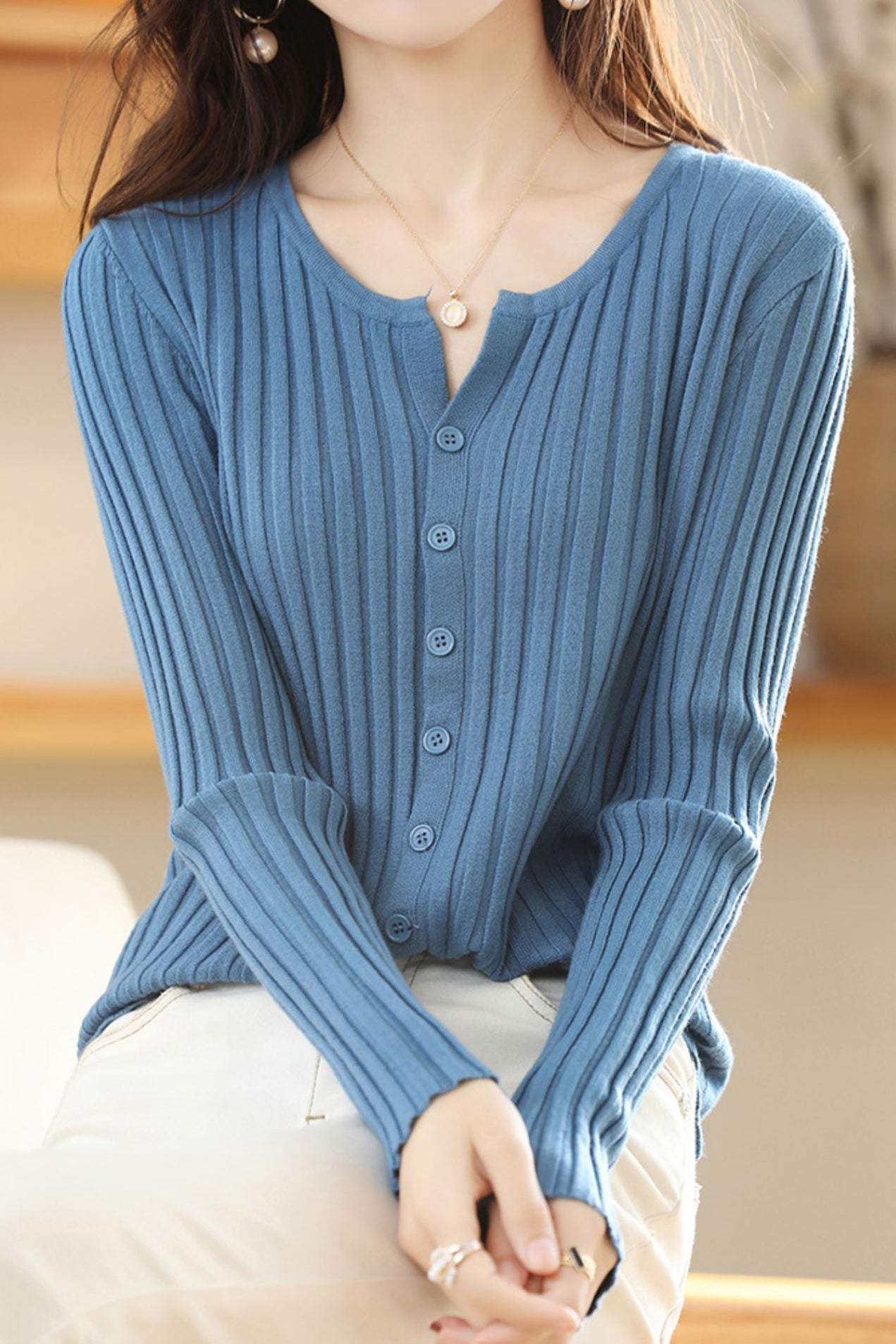 Round-neck knitted cardigan - liwisi