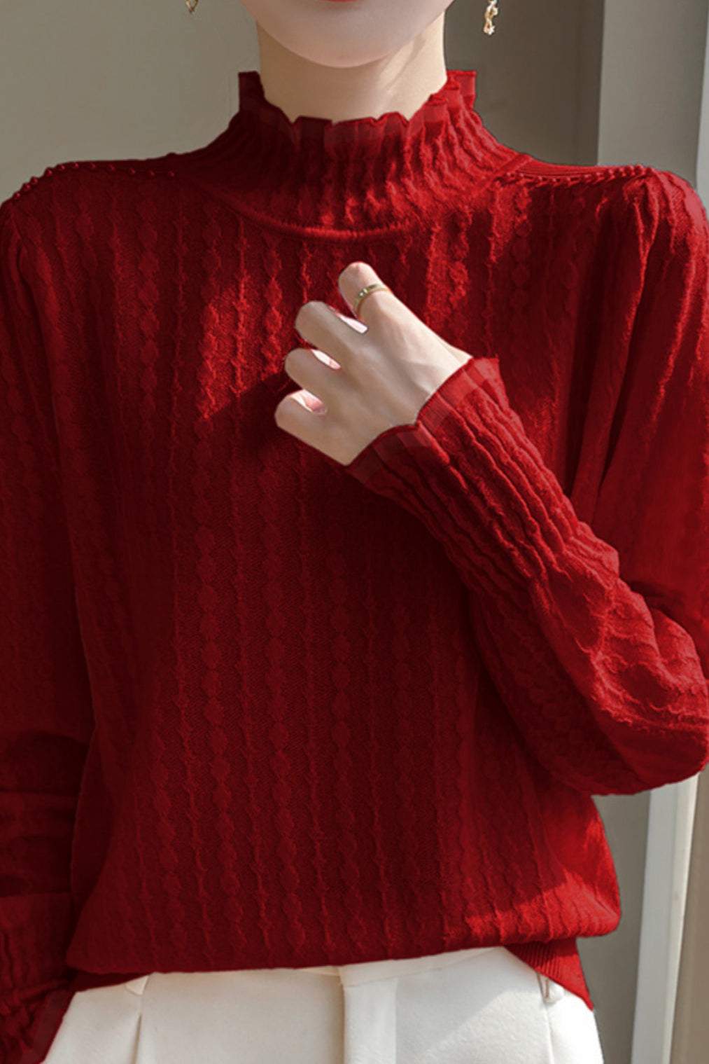Lace-trimmed semi-high-neck base layer shirt - liwisi