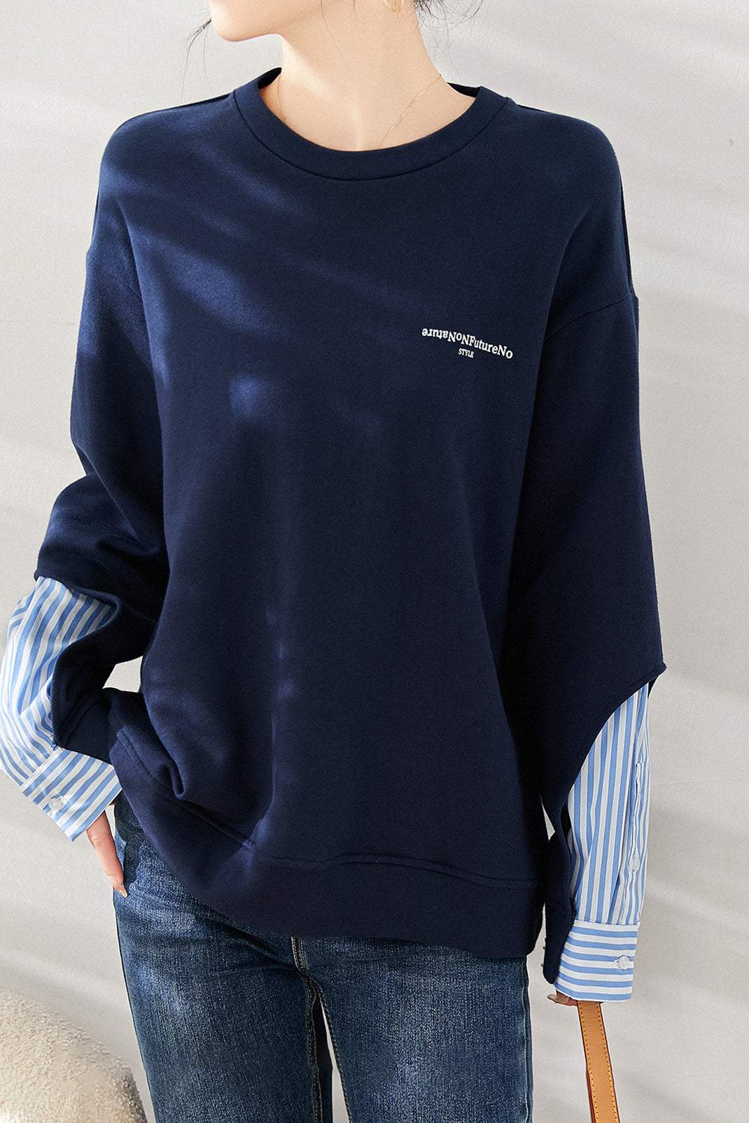 ロゴプリント装飾ストライプ切替スウェット - liwisi