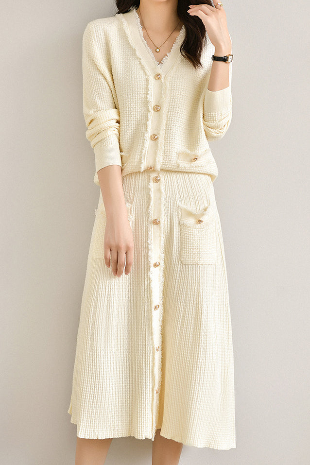 二点セット　Vネックフリンジ装飾ニットトップス＋フリンジ装飾ロングフレアスカート　3色入 - liwisi