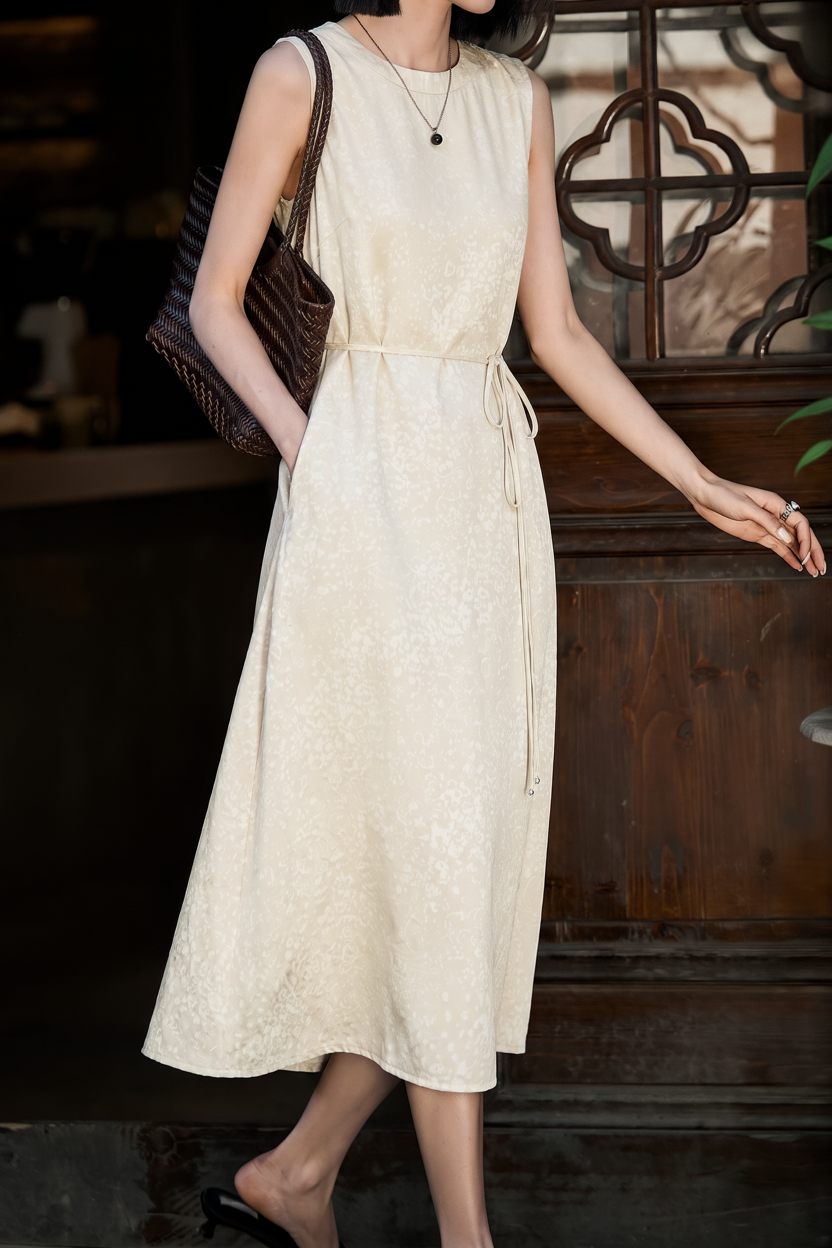 Elegant Commuter Floral Jacquard Sleeveless Tie Satin Dress