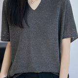 Elegant Seamless Integrated V-neck Short Sleeve Knit Top