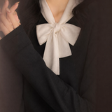 Elegant Knit Top With Contrast Bow Collar