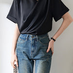 アシンメトリーVネックボリュームサテンブラウス - liwisi