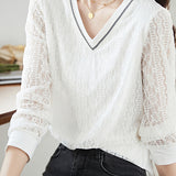 Vネックテープ装飾レース切替Tシャツ - liwisi