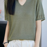 Elegant Seamless Integrated V-neck Short Sleeve Knit Top