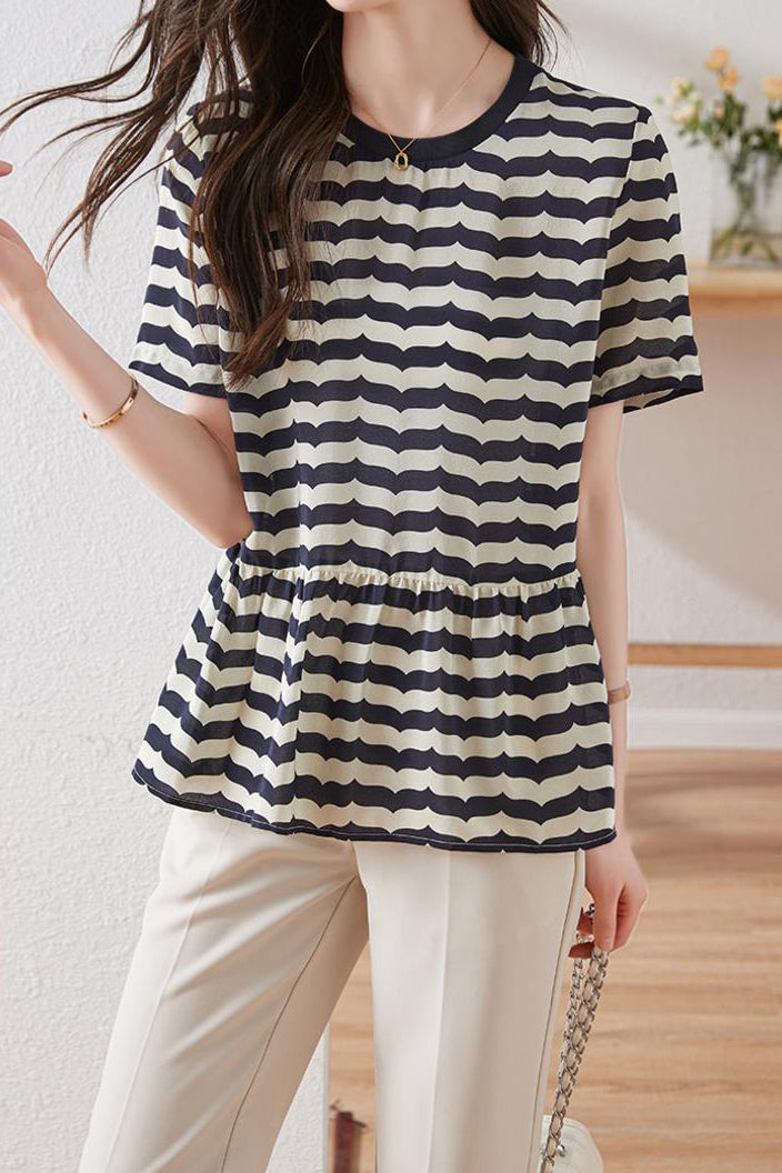 ラウンドネック波ボーダー柄ペプラムTシャツ - liwisi