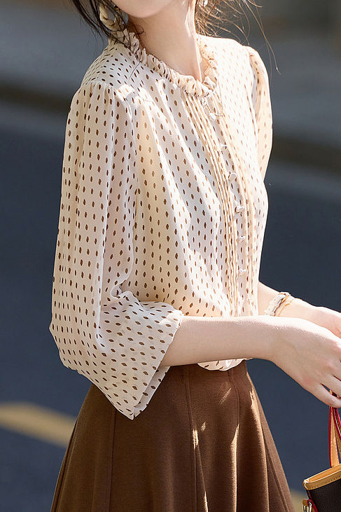 Elegant Office Stand-Collar Polka-Dot Pleated Puff-Sleeve Blouse - liwisi