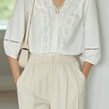 Scalloped V-Neck Embroidered Lace Contrast Puff Blouse