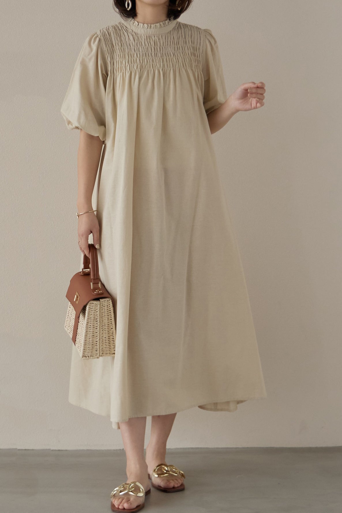 フリルカラーシャーリングパフ袖ロングスモックワンピース　2色入 - liwisi