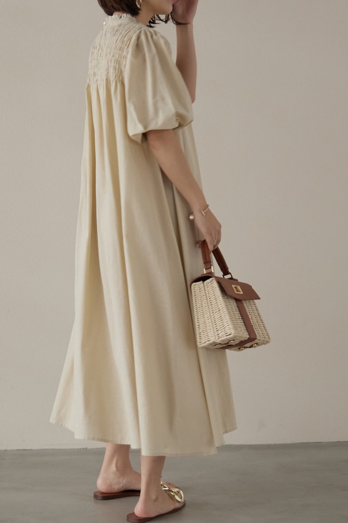 フリルカラーシャーリングパフ袖ロングスモックワンピース　2色入 - liwisi
