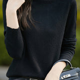 Half turtleneck solid-color base layer shirt with hidden patterns