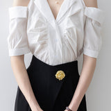 Fashionable off-shoulder shirt