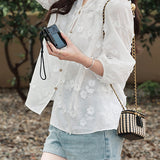 Three-dimensional embroidered T-shirt