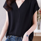 Commuter Elegant T-Shirt