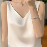 Double-shoulder strap fitted V-neck tank top