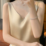 Double-shoulder strap fitted V-neck tank top