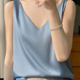 Double-shoulder strap fitted V-neck tank top